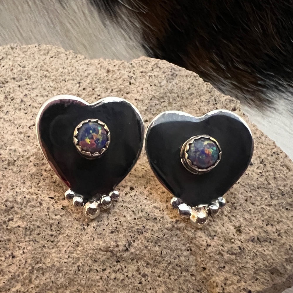 ❤️ Purple Balloon Opal Heart Shaped Navajo Stud Earrings Sterling Silver 4.4 Gms - Picture 3 of 11